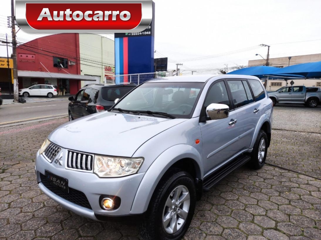 Mitsubishi Pajero Dakar 3.5 HPE 7 LUGARES 4X4 V6 24V FLEX 4P AUTOMÁTICO 2013
