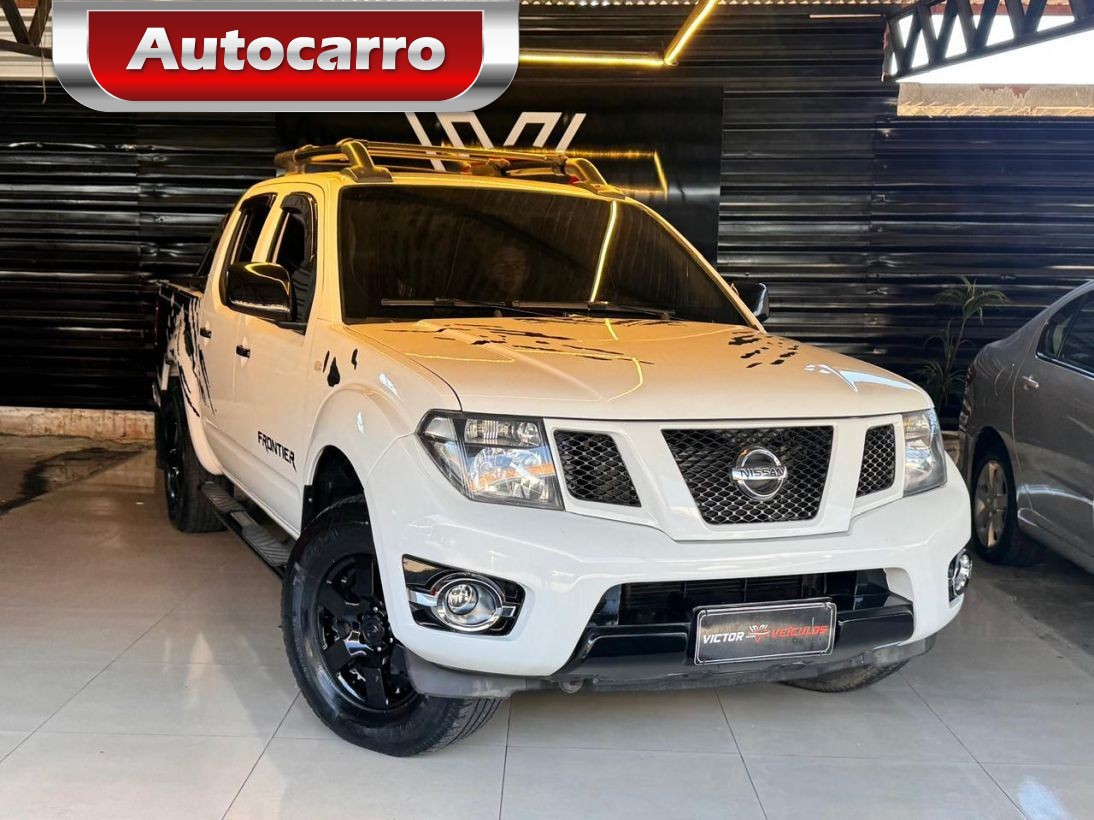Nissan Frontier 2.5 SV ATTACK 4X4 CD TURBO ELETRONIC DIESEL 4P AUTOMÁTICO 2015