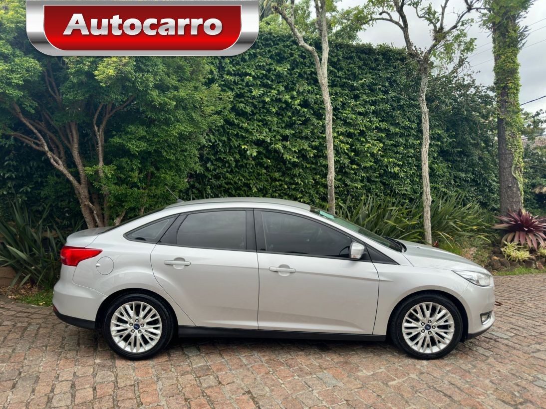Ford Focus GHIA 2.0 16V 2018