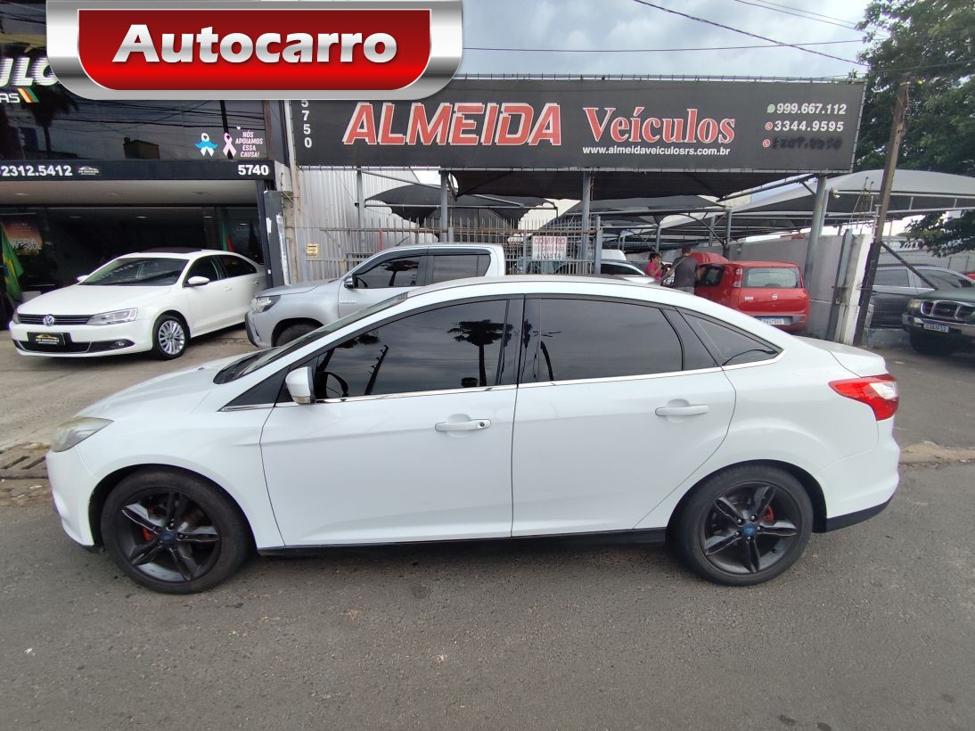 Ford Focus GHIA 2.0 16V 2014