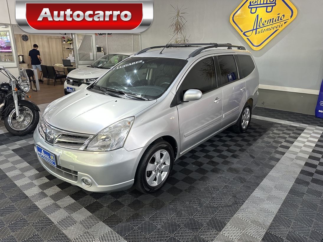 Nissan Grand Livina 1.8 AT FLEX 2012
