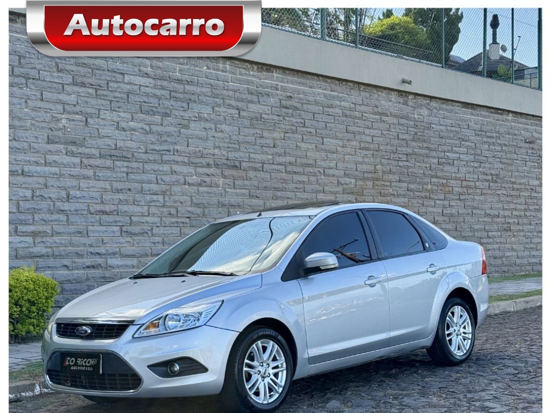 Ford Focus GHIA 2.0 16V 2010