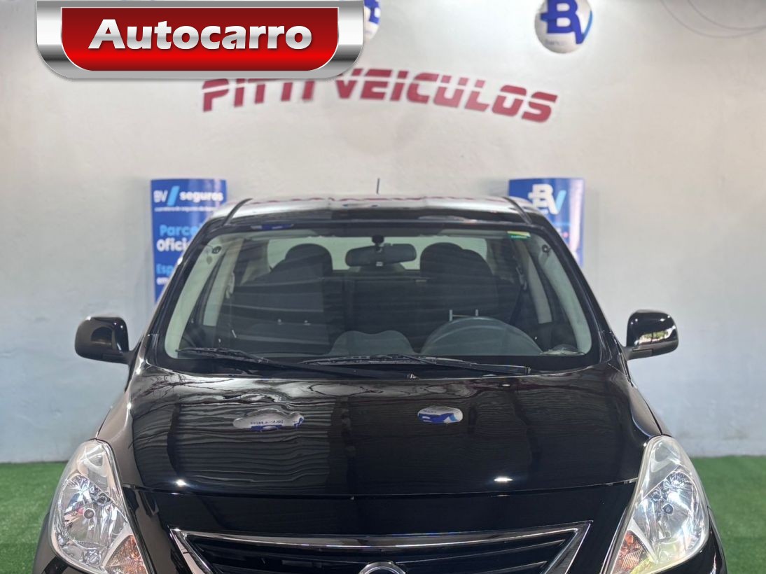 Nissan Versa SV 1.6 16V 2014