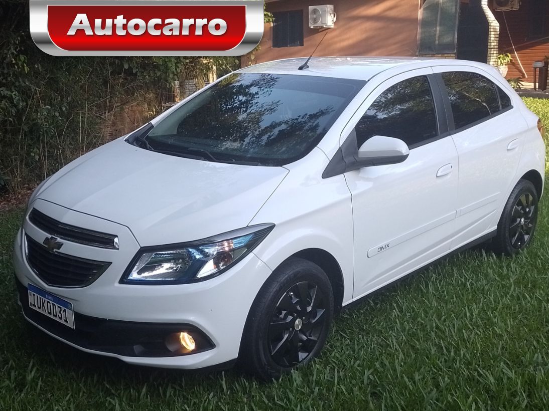 Chevrolet Onix ONIX HATCH LT 1.4 8V FlexPower 5p Mec. 2013