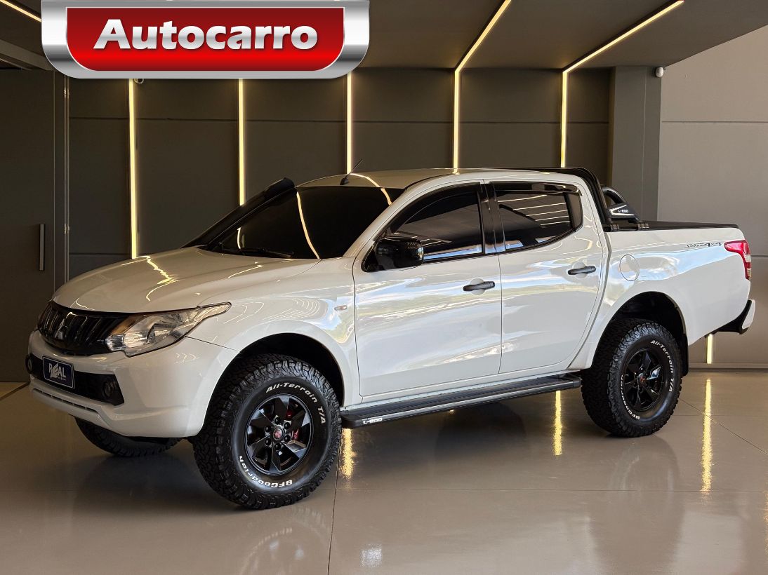 Mitsubishi L200 Triton L200 Triton Savana 2.4 4x4 Die. Aut. 2022