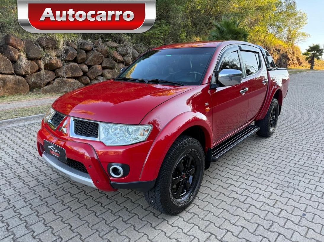 Mitsubishi L200 Triton L200 Triton HPE 3.2 CD TB Int.Diesel Aut 2013
