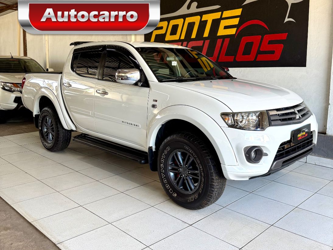 Mitsubishi L200 Triton 3.5 4X4 CD V6 24V GASOLINA 4P AUTOMÁTICO 2015