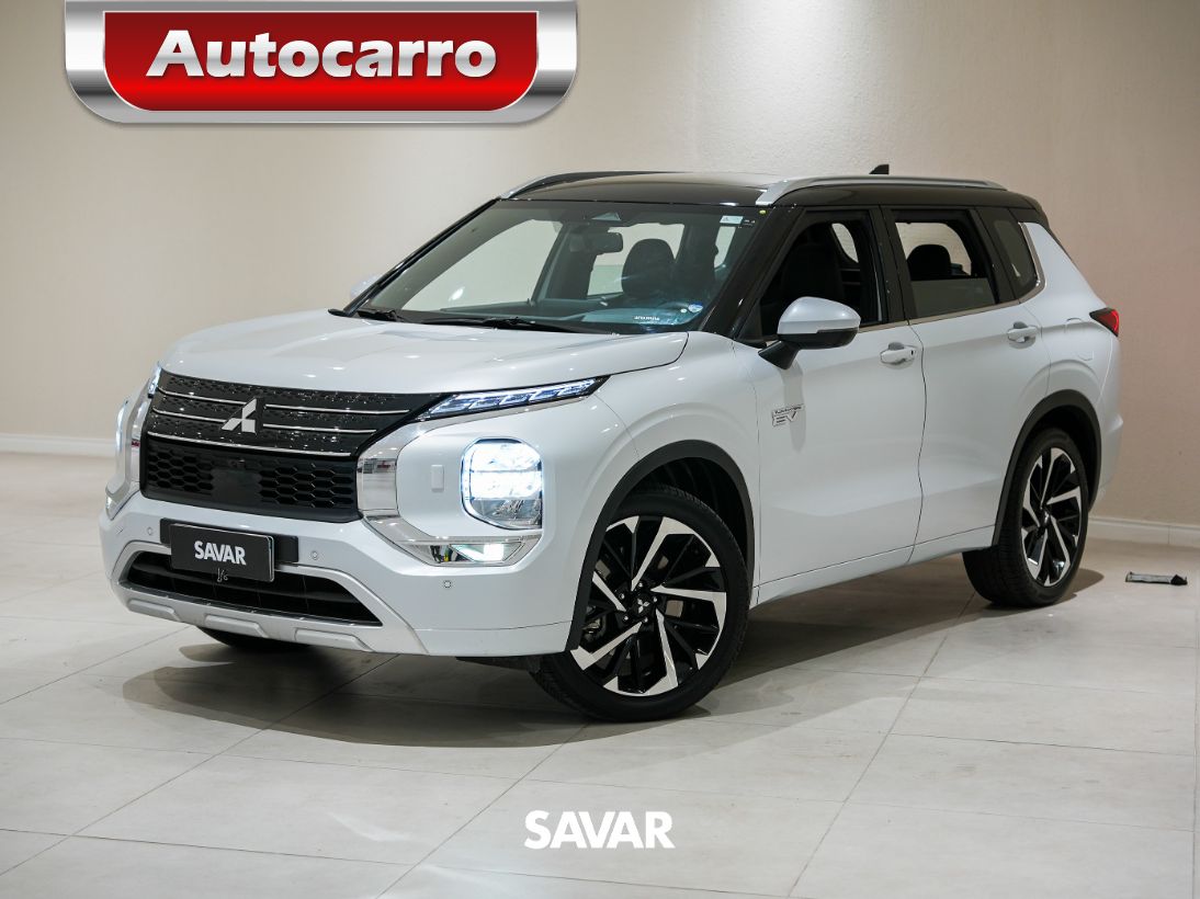 Mitsubishi Outlander OUTLANDER Signature 2.4 4x4 Aut (Híb) 2026