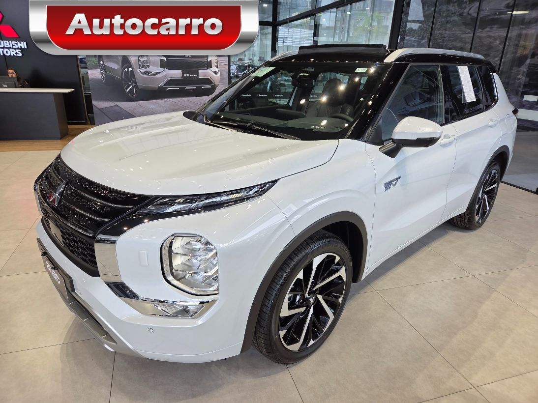 Mitsubishi Outlander OUTLANDER Signature 2.4 4x4 Aut (Híb) 2026