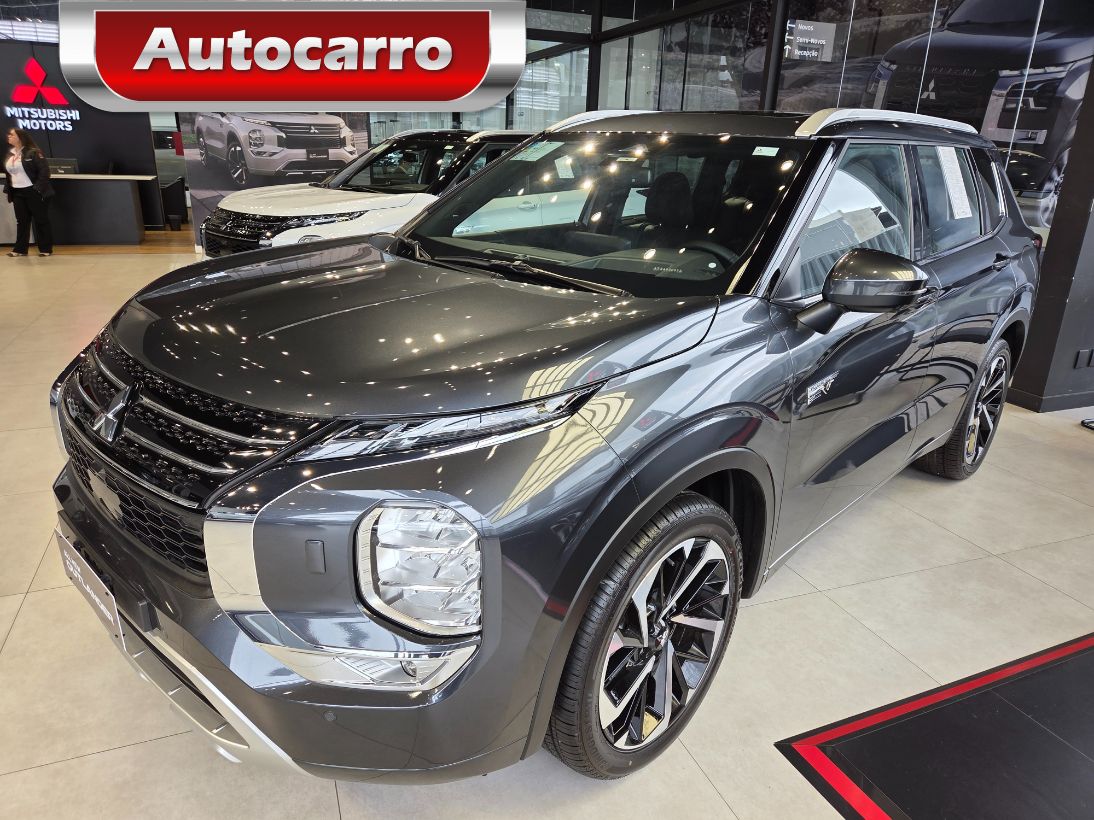 Mitsubishi Outlander OUTLANDER Signature 2.4 4x4 Aut (Híb) 2026