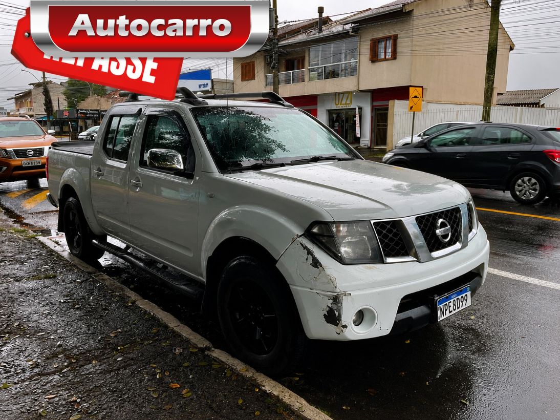 Nissan Frontier 2.5 LE 4X4 CD TURBO ELETRONIC DIESEL 4P AUTOMÁTICO 2009