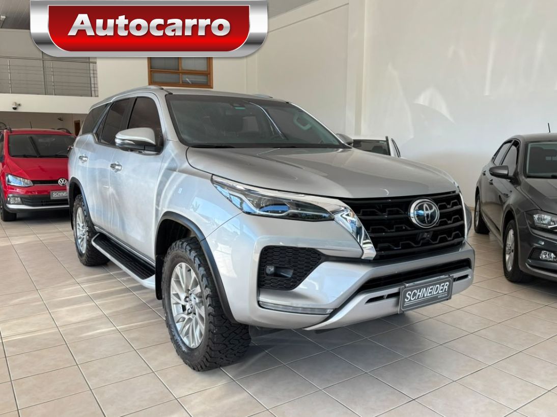 Toyota Hilux Sw4 2.8 D-4D TURBO DIESEL SRX PLATINUM 4X4 AUTOMÁTICO 2023