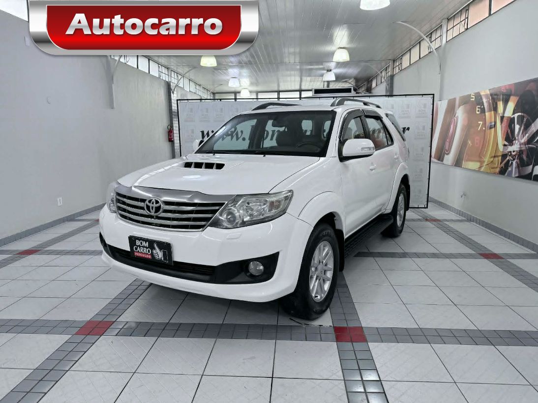 Toyota Hilux Sw4 3.0 SRV 4X4 16V TURBO INTERCOOLER DIESEL 4P AUTOMÁTICO 2012