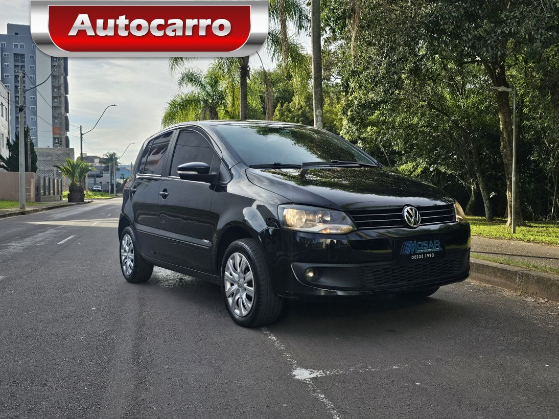 Volkswagen Fox 1.0 MI TREND 8V FLEX 4P MANUAL 2013