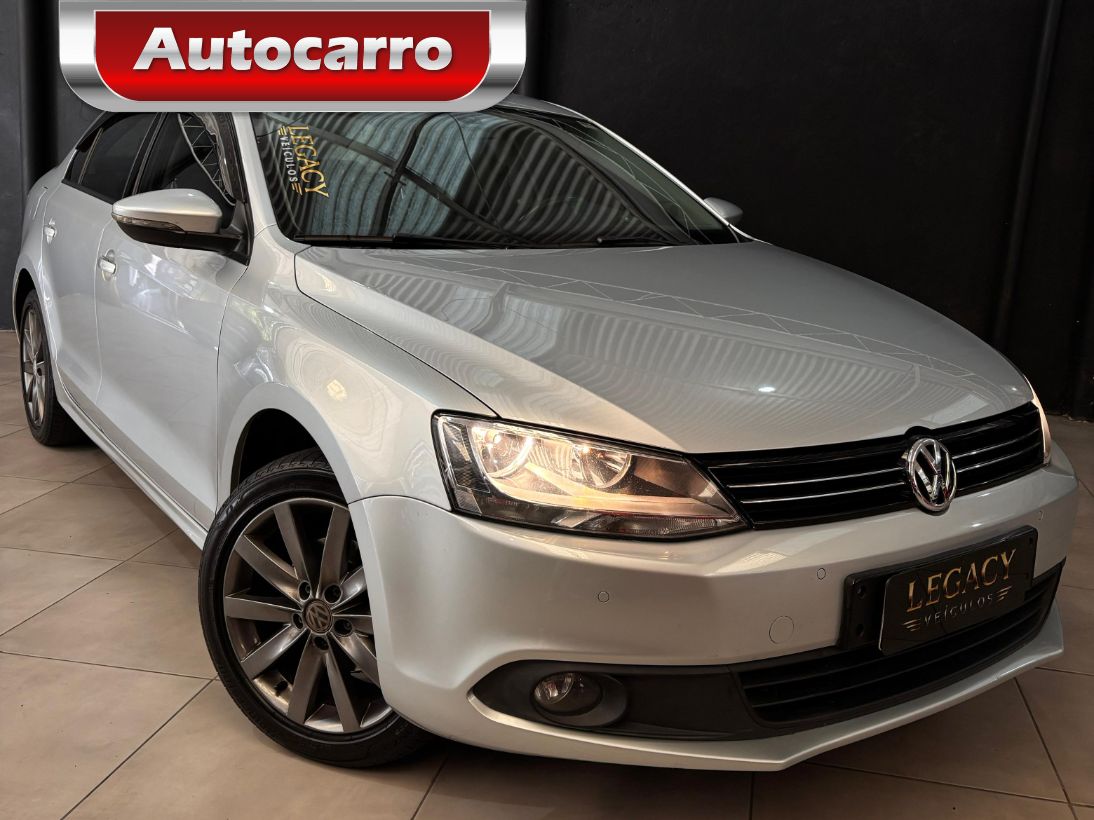 Volkswagen Jetta JETTA Comfortline  2.0 T.Flex 8V 4p Mec. 2013